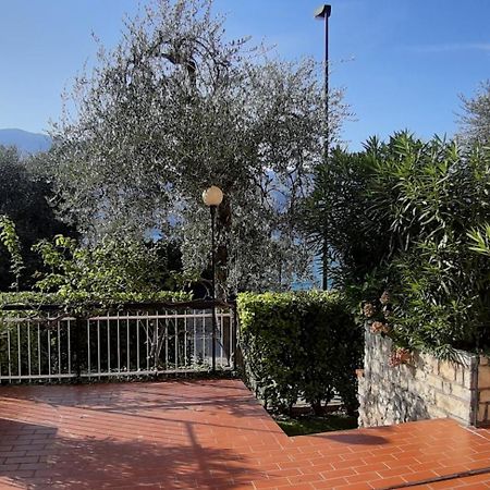Villa Sul Lago Con Pontile Privato A Brenzone Sul Garda - Unique And Exclusive Dış mekan fotoğraf