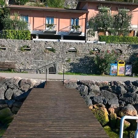 Villa Sul Lago Con Pontile Privato A Brenzone Sul Garda - Unique And Exclusive Dış mekan fotoğraf