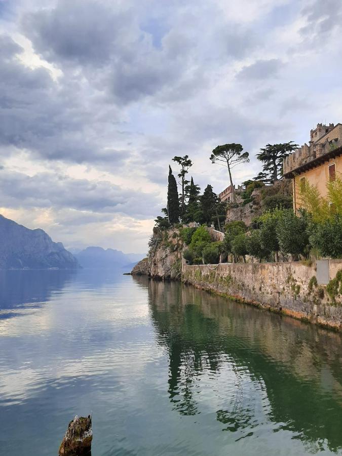 Villa Sul Lago Con Pontile Privato A Brenzone Sul Garda - Unique And Exclusive Dış mekan fotoğraf