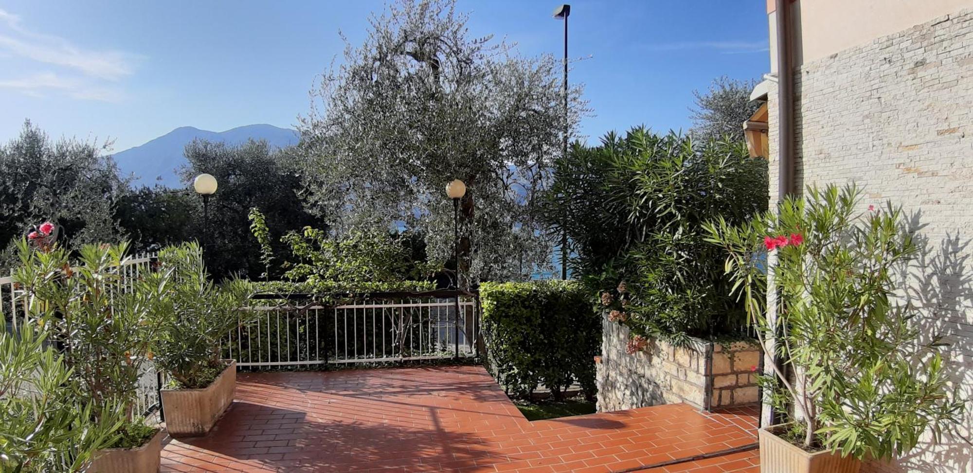Villa Sul Lago Con Pontile Privato A Brenzone Sul Garda - Unique And Exclusive Dış mekan fotoğraf