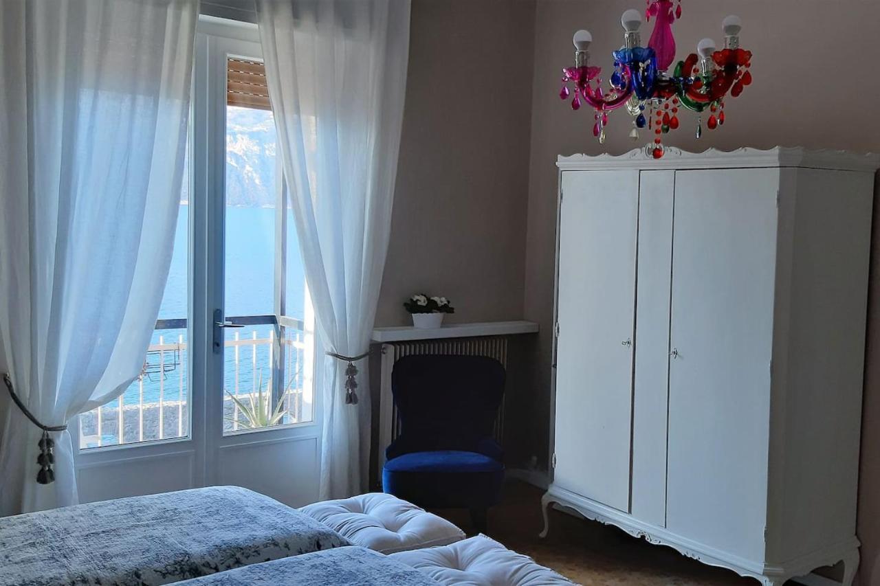 Villa Sul Lago Con Pontile Privato A Brenzone Sul Garda - Unique And Exclusive Dış mekan fotoğraf