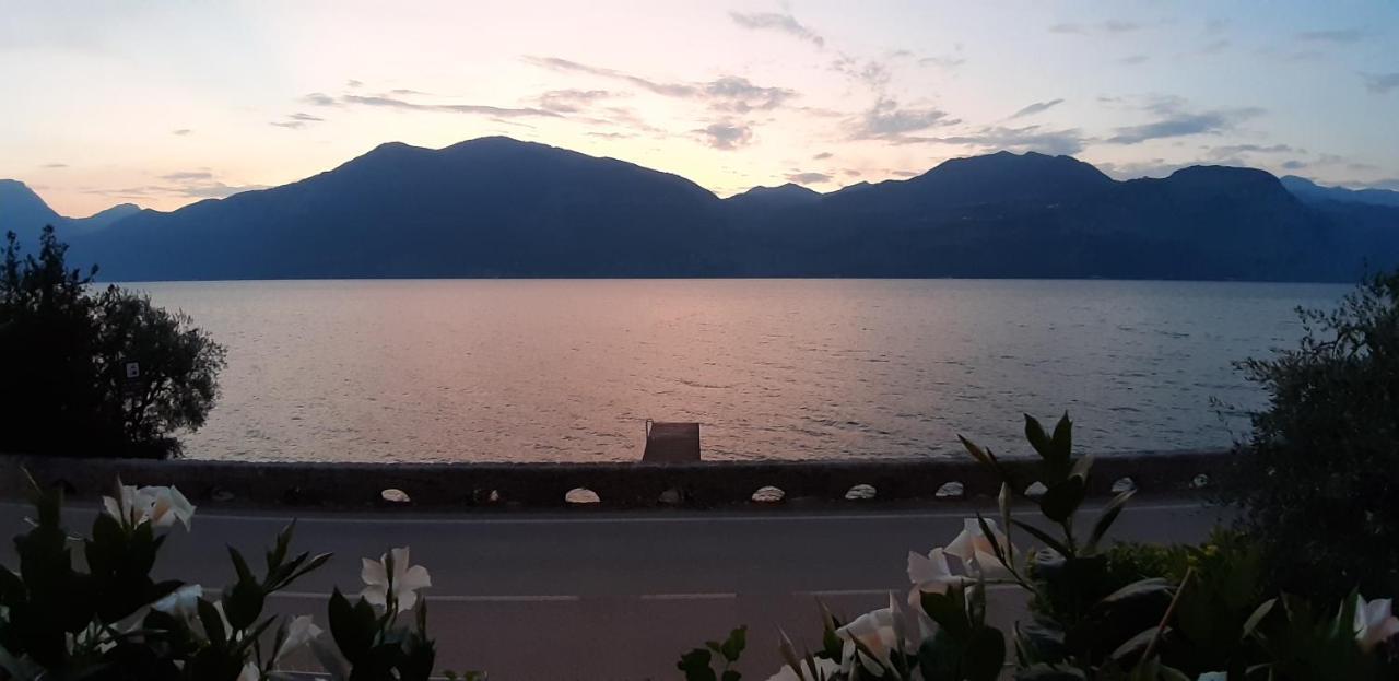 Villa Sul Lago Con Pontile Privato A Brenzone Sul Garda - Unique And Exclusive Dış mekan fotoğraf